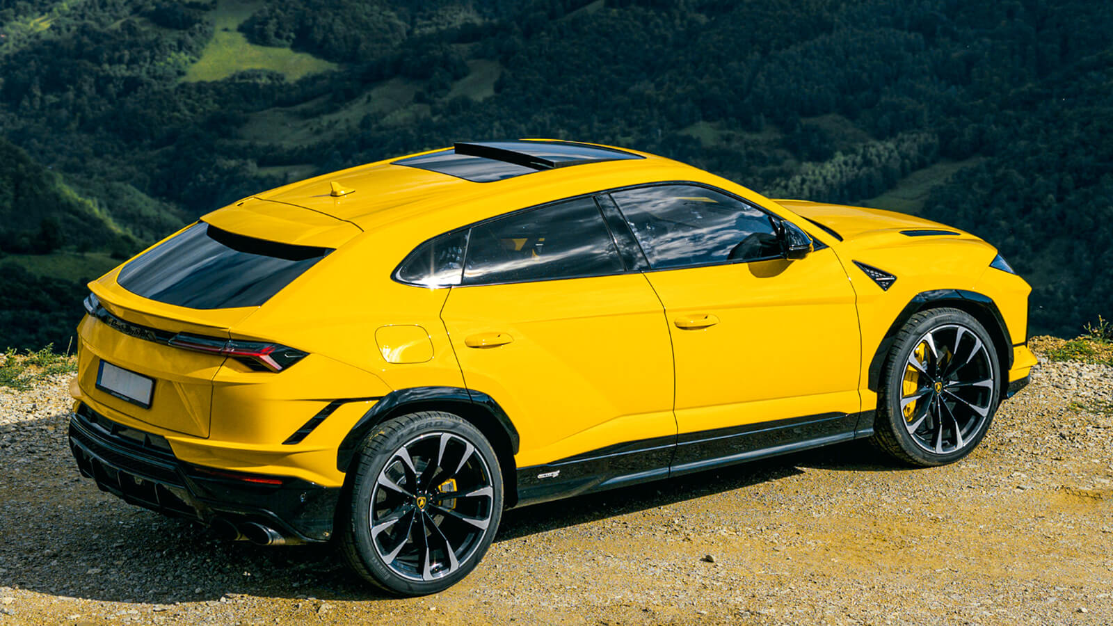 lamborghini urus photo 3